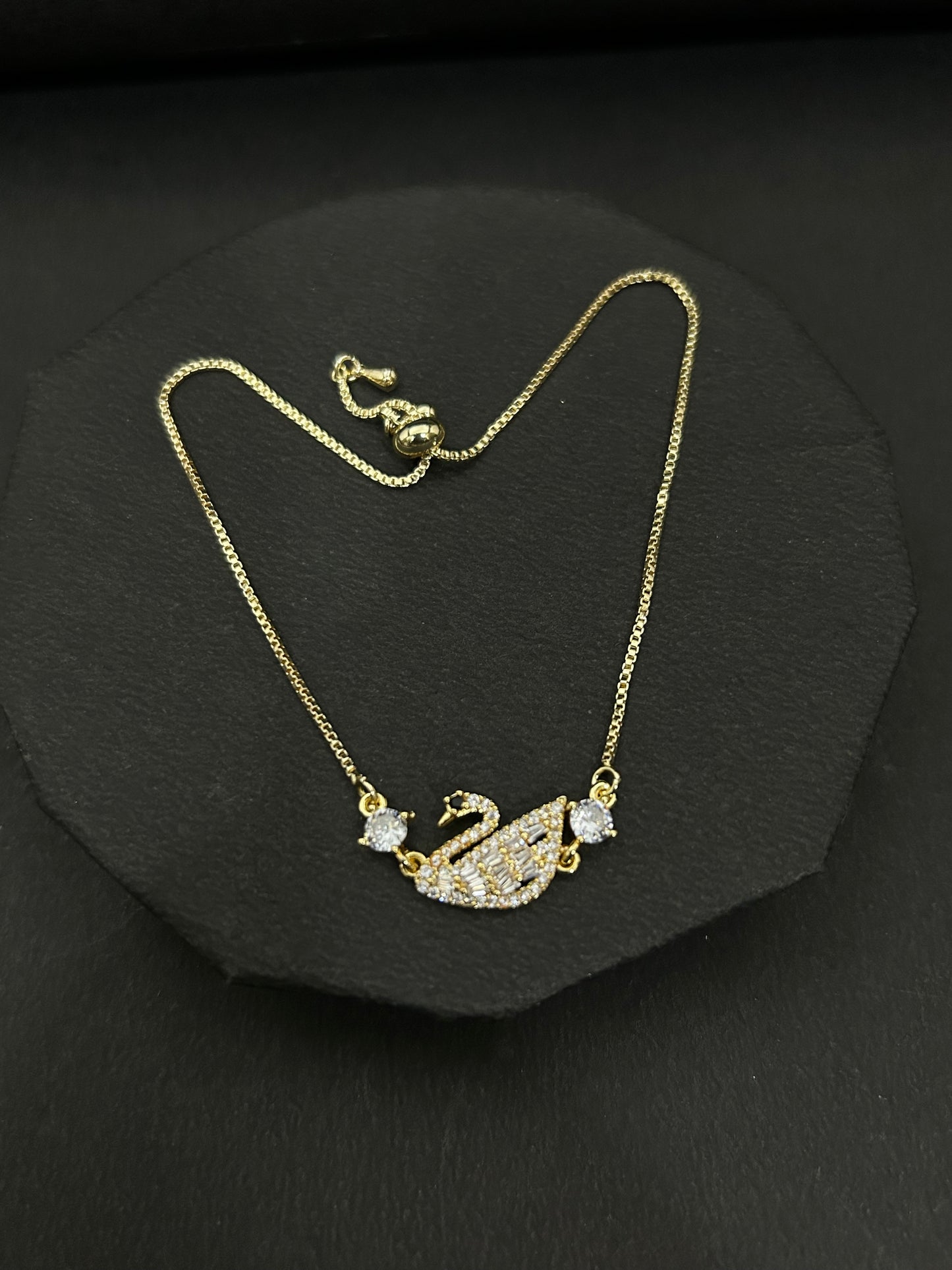 Elegant Swan Pendant Bracelet