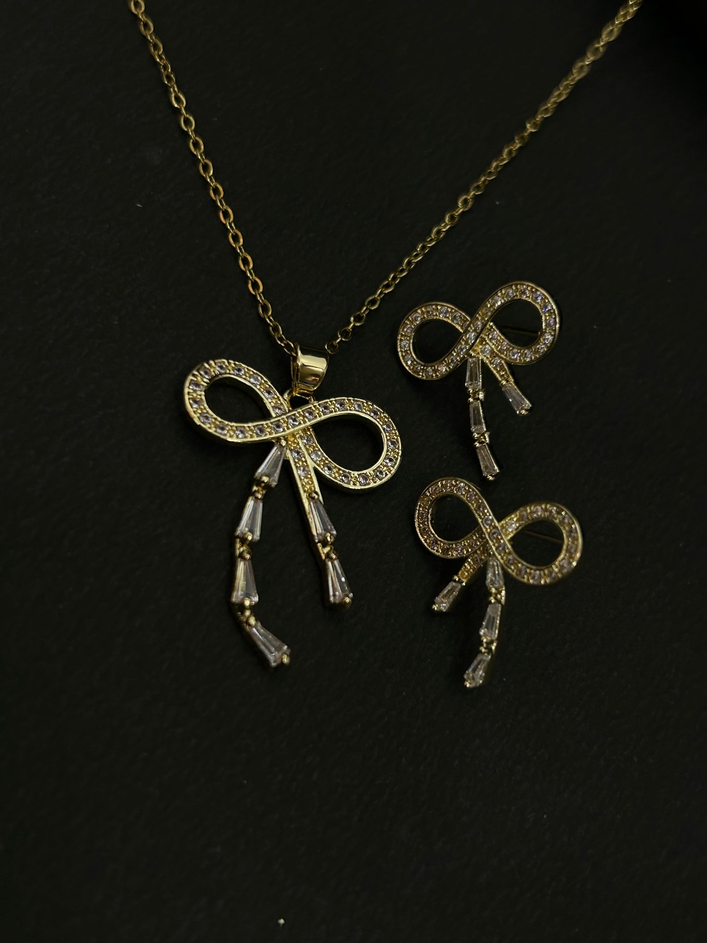 Infinity Grace Necklace & Earring Set