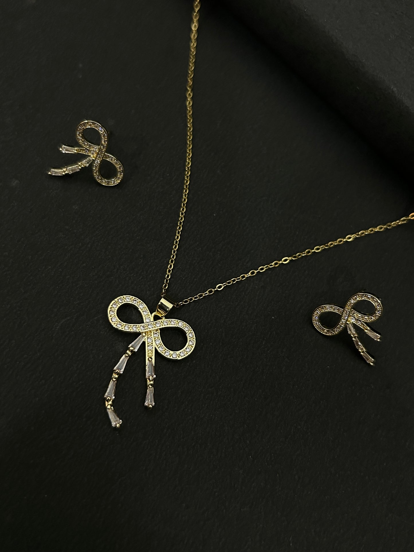 Infinity Grace Necklace & Earring Set