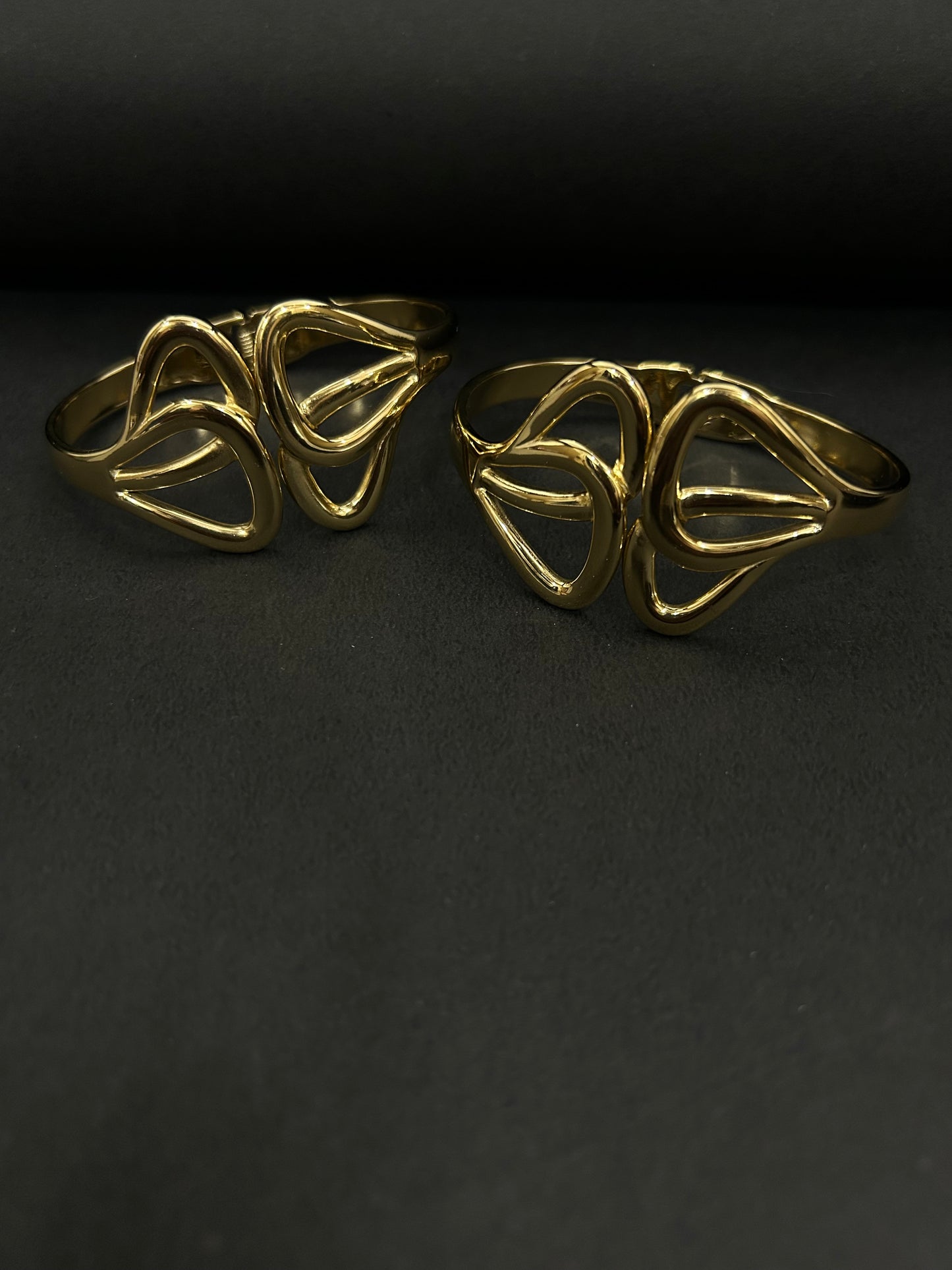 Chic Petal Pattern Gold Bracelet