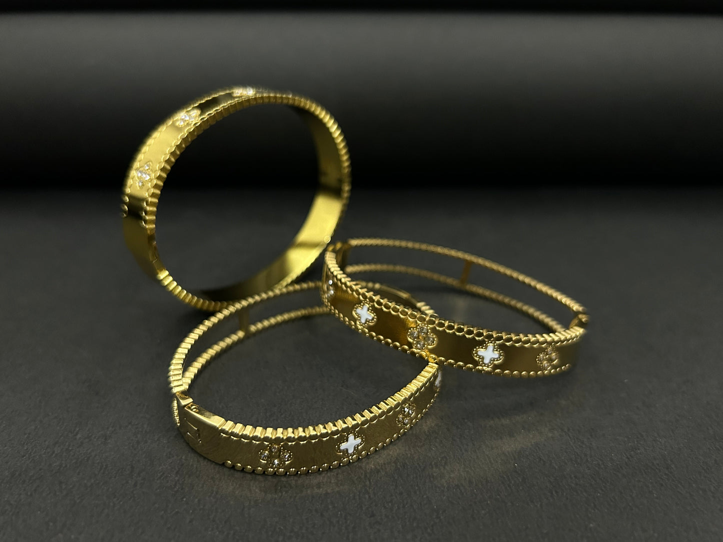 Luxury Clover Design Gold Bracelet for Women