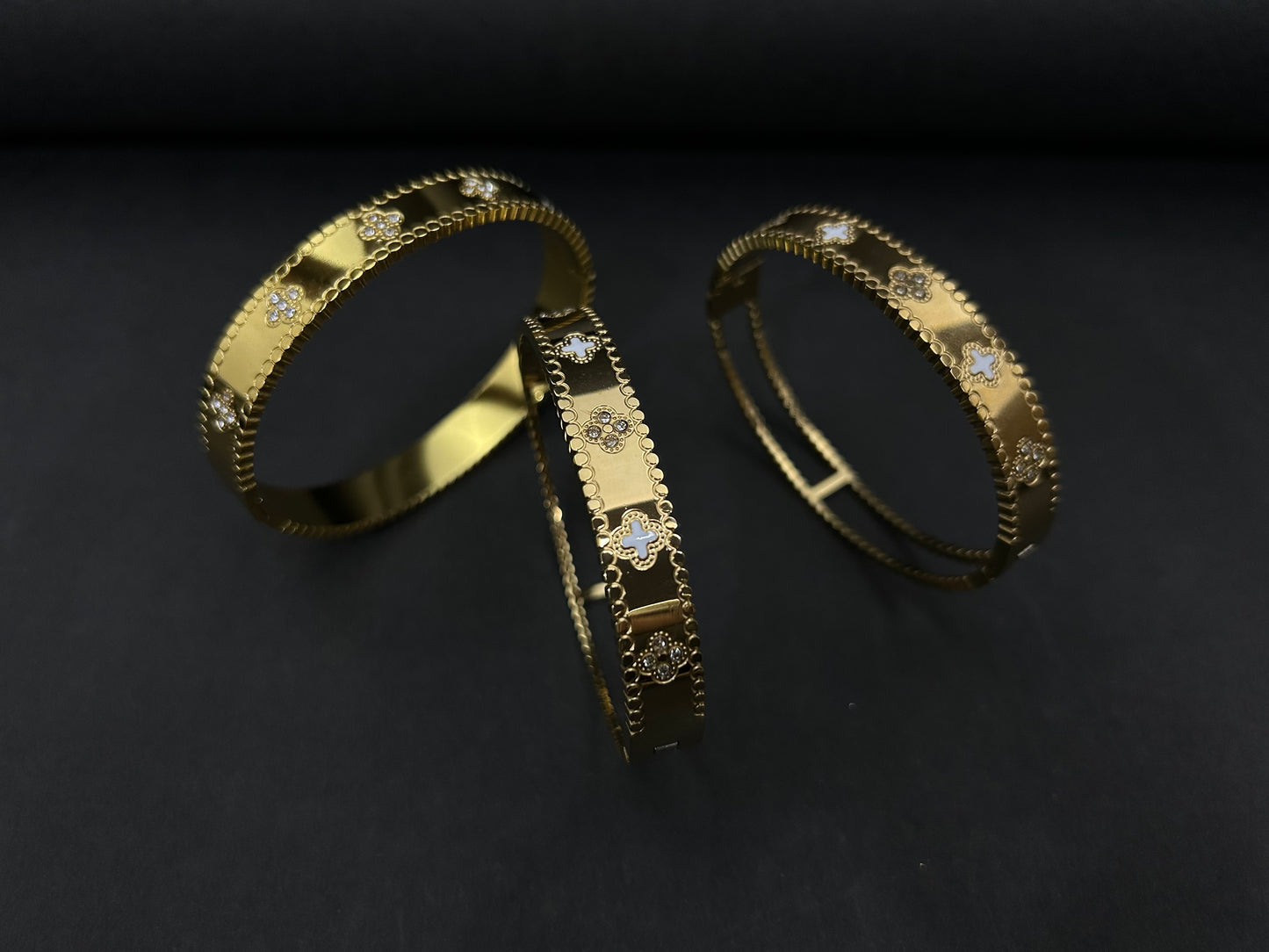 Luxury Clover Design Gold Bracelet for Women